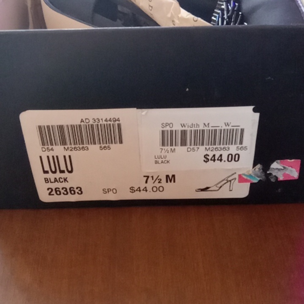 Apostrophe Lulu black size 7 1/2 M